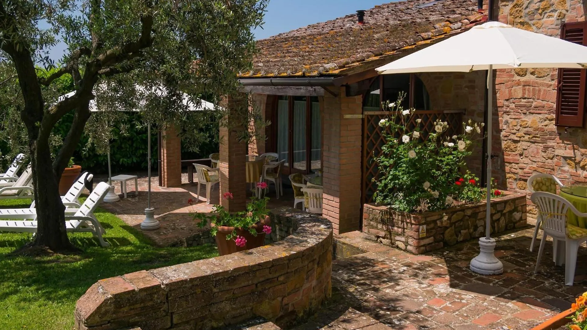 Panoramic Renovated Barn With Terrace And Pool Lejlighed Montaione